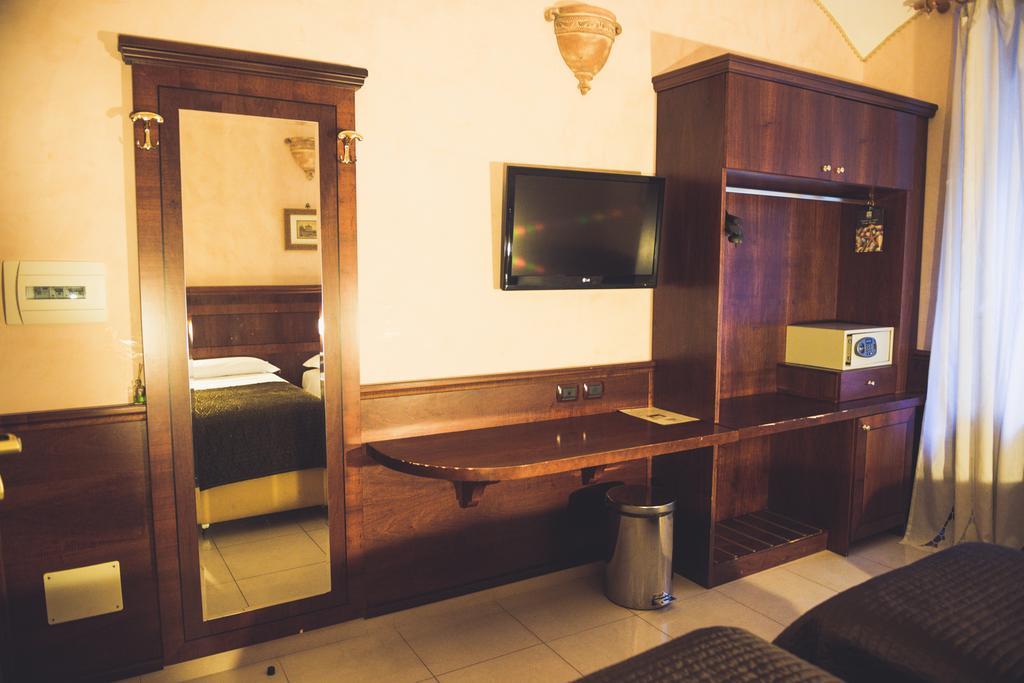 Hotel Robinson Рим Екстер'єр фото