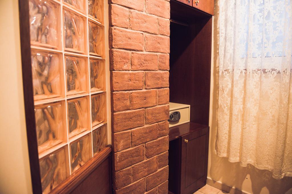 Hotel Robinson Рим Екстер'єр фото